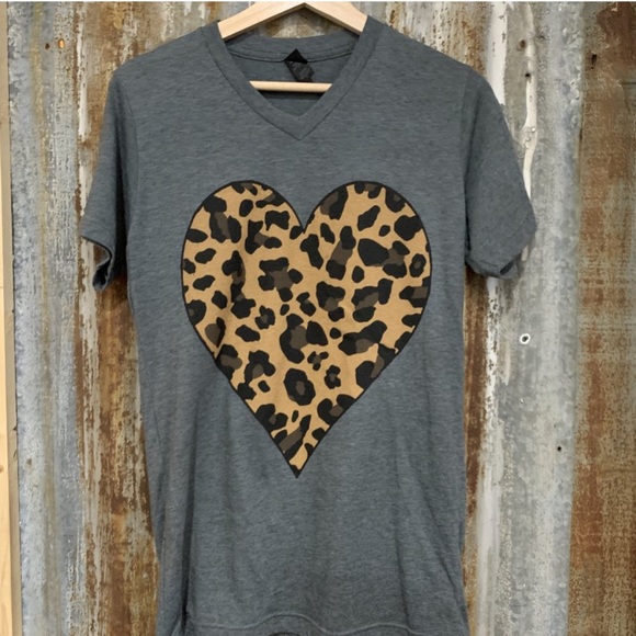 Lots of Leapord Love Tee - Picture 3 of 3